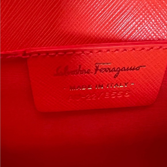 Authentic Salvatore Ferragamo Vara Ginny Leather Crossbody Bag in RED - Picture 6 of 7